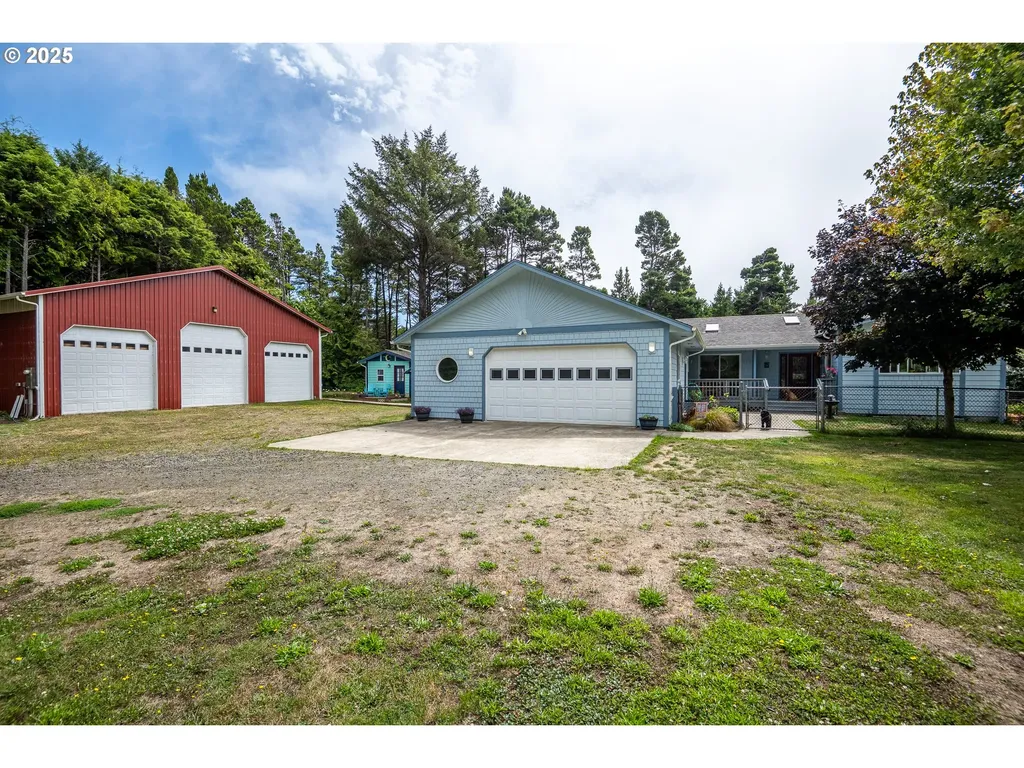 3877 SW Dahlia Lane Waldport OR 97394
