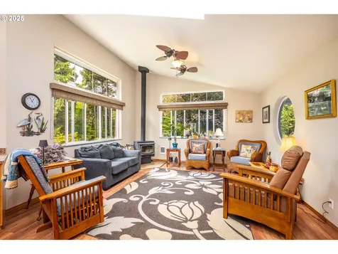3877 SW Dahlia Lane Waldport OR 97394