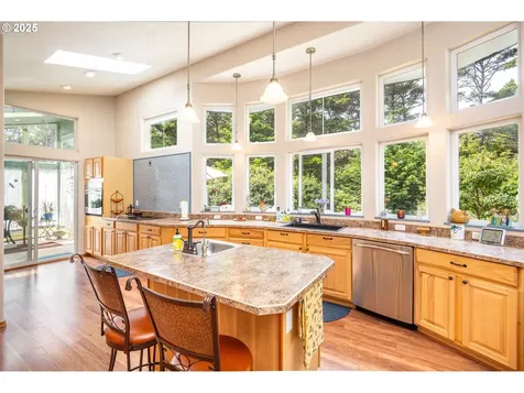 3877 SW Dahlia Lane Waldport OR 97394