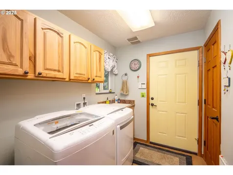 3877 SW Dahlia Lane Waldport OR 97394