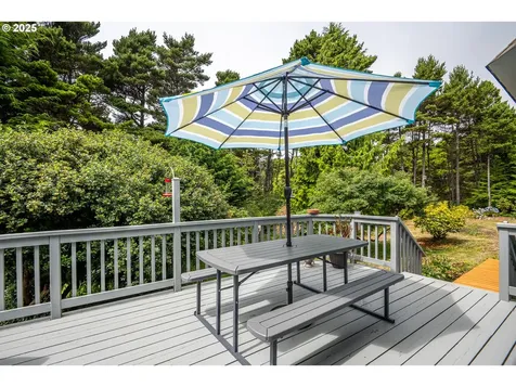 3877 SW Dahlia Lane Waldport OR 97394