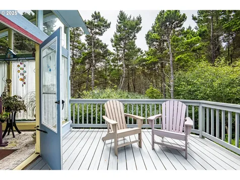 3877 SW Dahlia Lane Waldport OR 97394