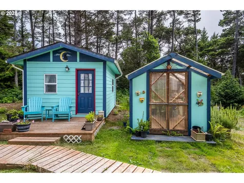 3877 SW Dahlia Lane Waldport OR 97394