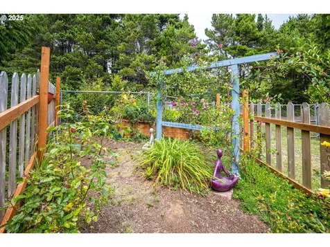 3877 SW Dahlia Lane Waldport OR 97394