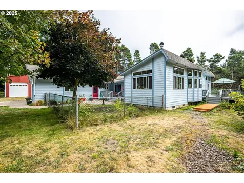 3877 SW Dahlia Lane Waldport OR 97394