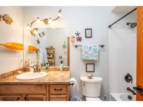3877 SW Dahlia Lane Waldport OR 97394