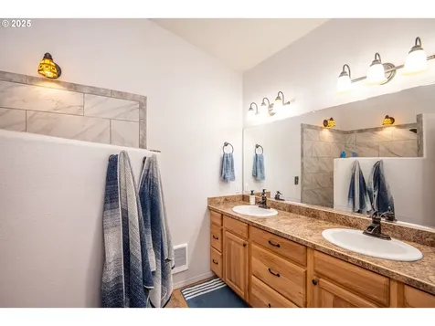 3877 SW Dahlia Lane Waldport OR 97394