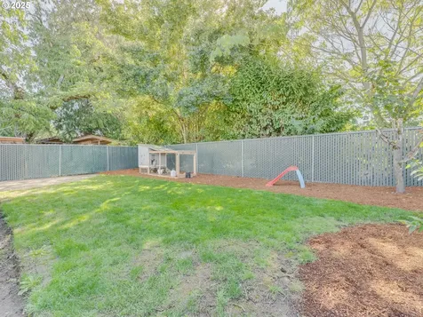 834 SE Shady Street Mcminnville OR 97128