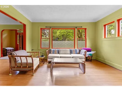 651 SE Manchester Place Portland OR 97202