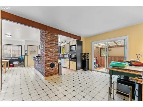 651 SE Manchester Place Portland OR 97202