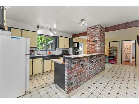 651 SE Manchester Place Portland OR 97202