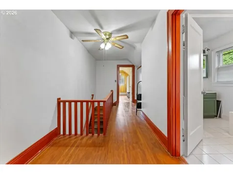 651 SE Manchester Place Portland OR 97202