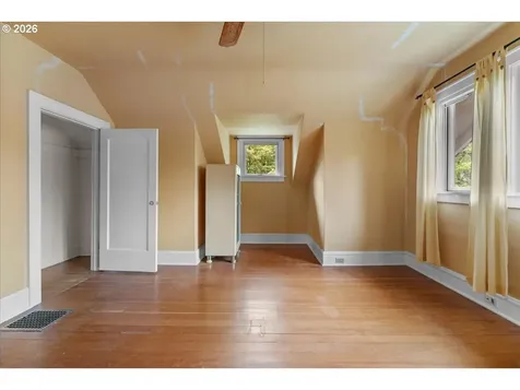 651 SE Manchester Place Portland OR 97202