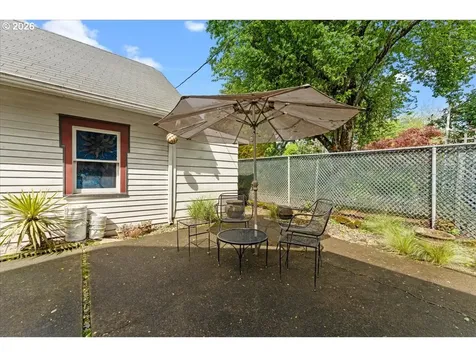 651 SE Manchester Place Portland OR 97202