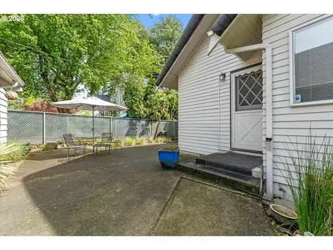 651 SE Manchester Place Portland OR 97202