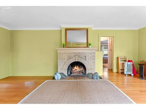 651 SE Manchester Place Portland OR 97202
