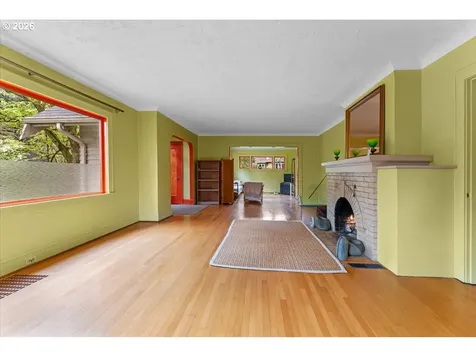 651 SE Manchester Place Portland OR 97202