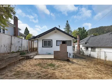 158 SE Houck Avenue Roseburg OR 97470