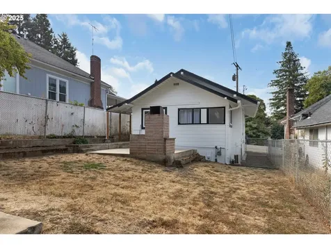 158 SE Houck Avenue Roseburg OR 97470