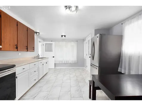 158 SE Houck Avenue Roseburg OR 97470