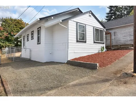 158 SE Houck Avenue Roseburg OR 97470