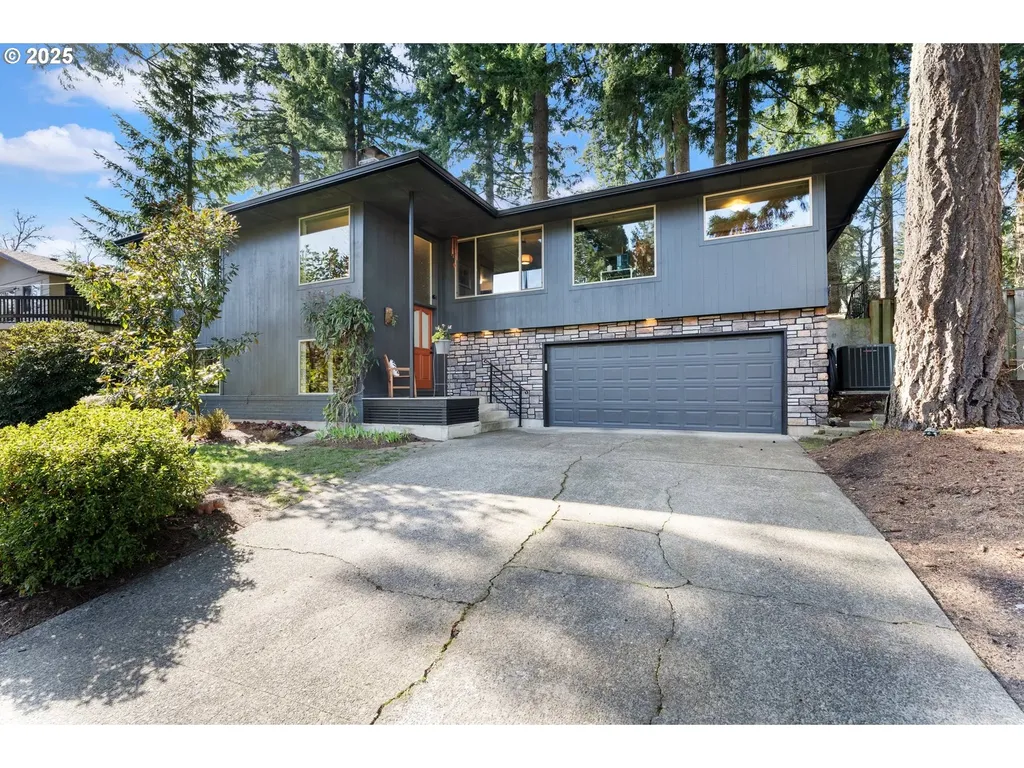 2025 Marylwood Court West Linn OR 97068