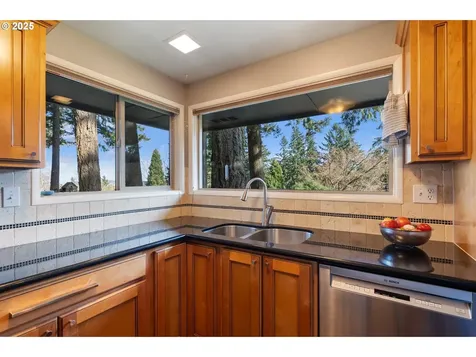 2025 Marylwood Court West Linn OR 97068