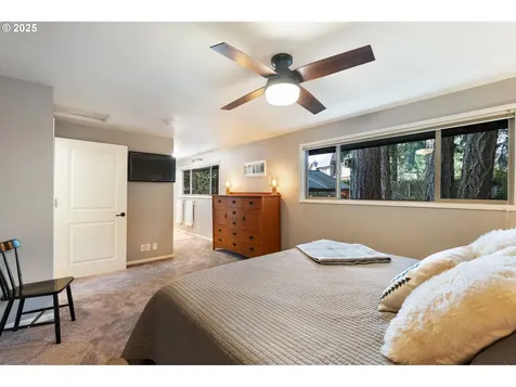 2025 Marylwood Court West Linn OR 97068
