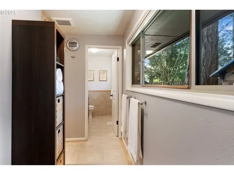 2025 Marylwood Court West Linn OR 97068