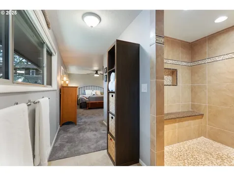 2025 Marylwood Court West Linn OR 97068