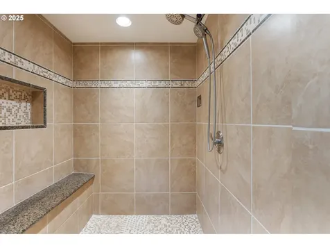 2025 Marylwood Court West Linn OR 97068