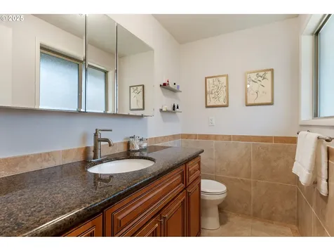 2025 Marylwood Court West Linn OR 97068
