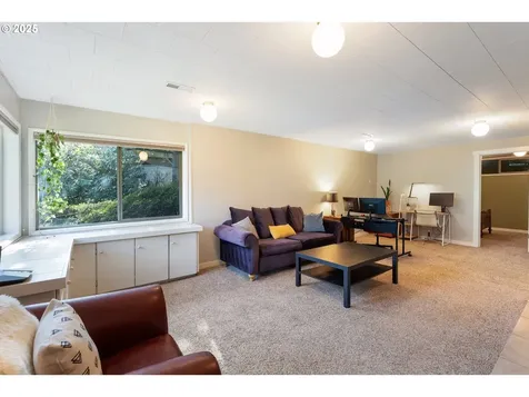 2025 Marylwood Court West Linn OR 97068