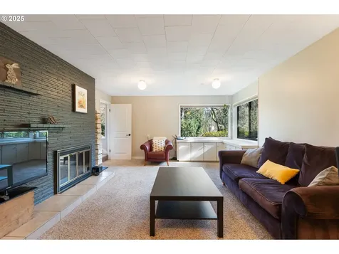 2025 Marylwood Court West Linn OR 97068