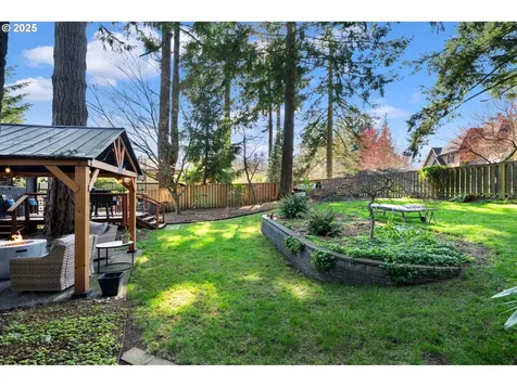 2025 Marylwood Court West Linn OR 97068