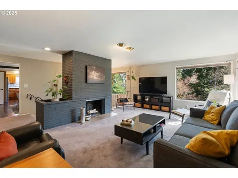 2025 Marylwood Court West Linn OR 97068