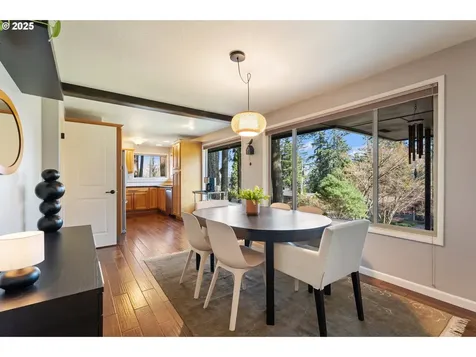 2025 Marylwood Court West Linn OR 97068