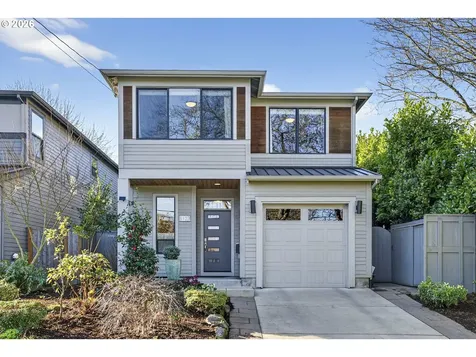 6123 NE 34th Avenue Portland OR 97211
