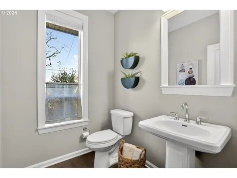 6123 NE 34th Avenue Portland OR 97211