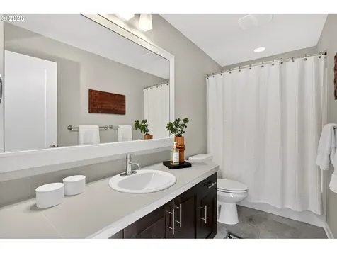 6123 NE 34th Avenue Portland OR 97211