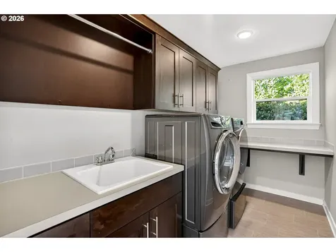 6123 NE 34th Avenue Portland OR 97211