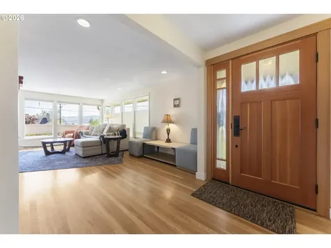 1198 Winsor Avenue North Bend OR 97459