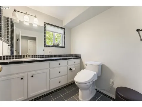 1198 Winsor Avenue North Bend OR 97459