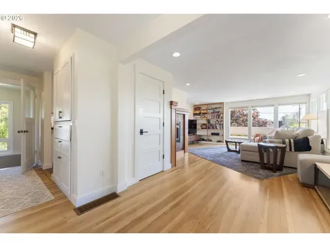 1198 Winsor Avenue North Bend OR 97459