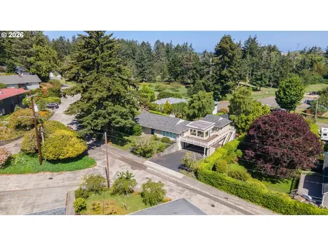 1198 Winsor Avenue North Bend OR 97459