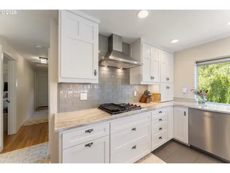 1198 Winsor Avenue North Bend OR 97459
