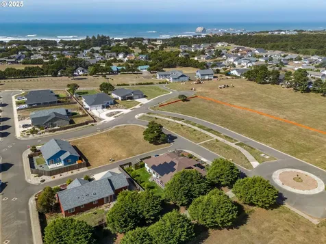 557 Shearwater Circle Bandon OR 97411