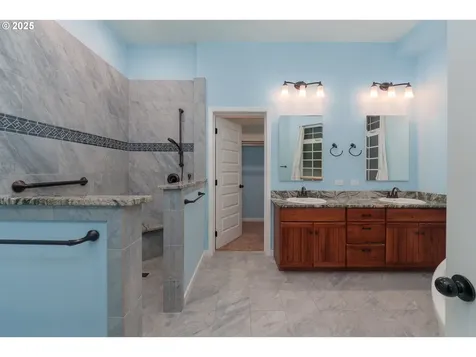 557 Shearwater Circle Bandon OR 97411