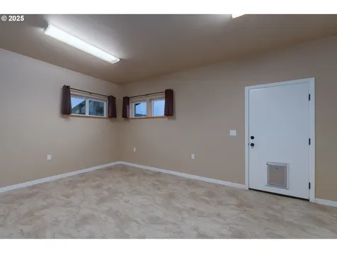 557 Shearwater Circle Bandon OR 97411
