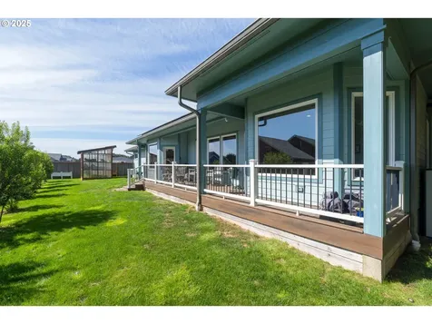 557 Shearwater Circle Bandon OR 97411